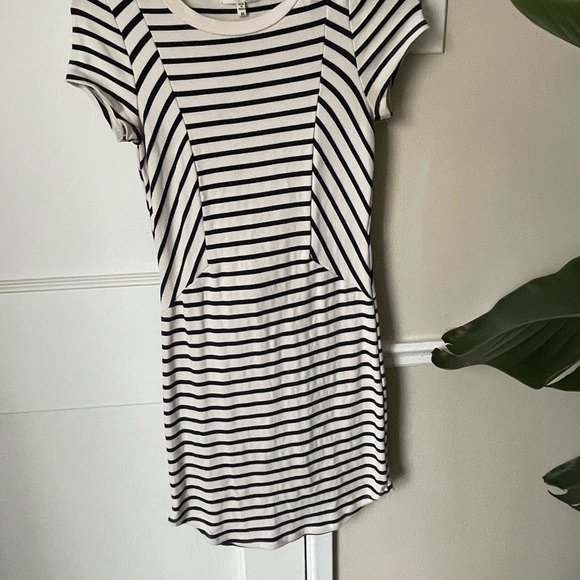 Striped dress - Picture 3 of 3